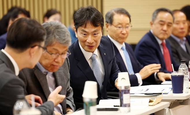 2024년 6월 기업 밸류업을 위한 지배구조 개선 세미나에 참석한 이복현 금감원장. [사진 | 뉴시스]