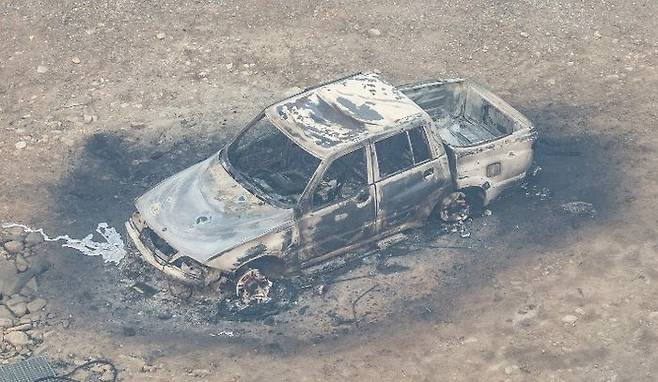 26일 경북 영양군 석보면 화매1리 계곡 마을에 주차된 차량이 산불에 전소되어 있다.ⓒ연합뉴스