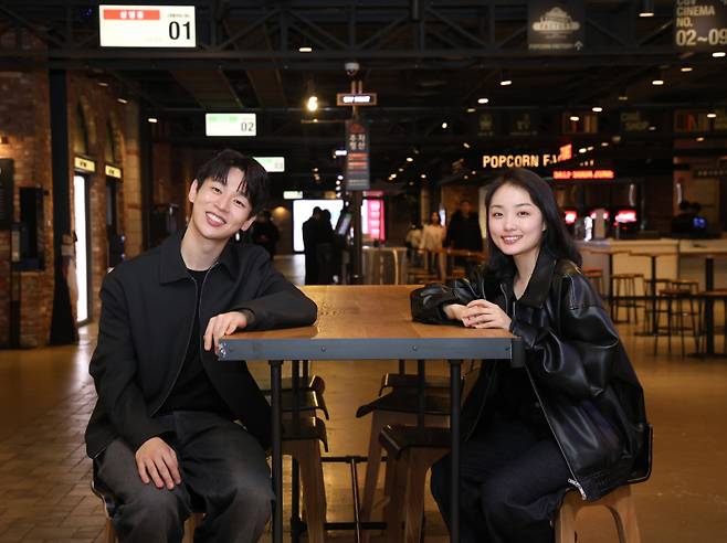 영화 '초혼' 배우 윤동원, 김정연이 18일 오후 서울 마포구 CGV여의도에서 진행된 일간스포츠와의 인터뷰에 앞서 포즈를 취하고 있다. 서병수 기자 qudtn@edaily.co.kr /2025.03.18/