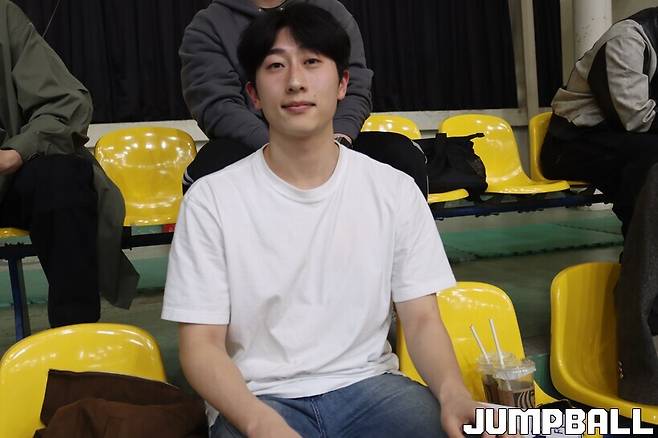 ▲명지대 후배들을 응원하기 위해 경기장을 찾은 소준혁(정관장)