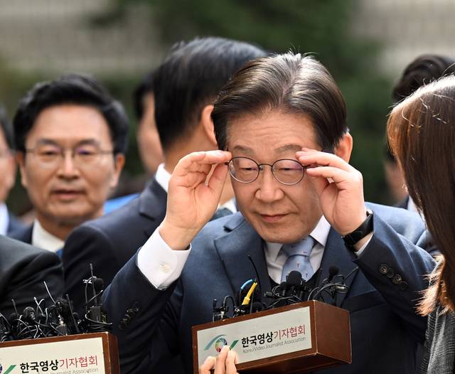 ▲ 더불어민주당 이재명 대표가 26일 서울 서초구 서울고등법원에서 열린 공직선거법 위반 혐의 항소심 선고 공판에 출석하고 있다. 연합뉴스