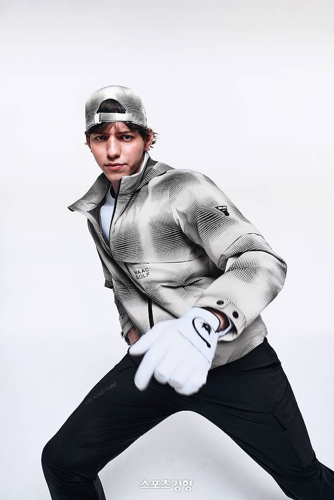 ‘WAAC(왁)’이 공개한 2025 S/S 컬렉션.