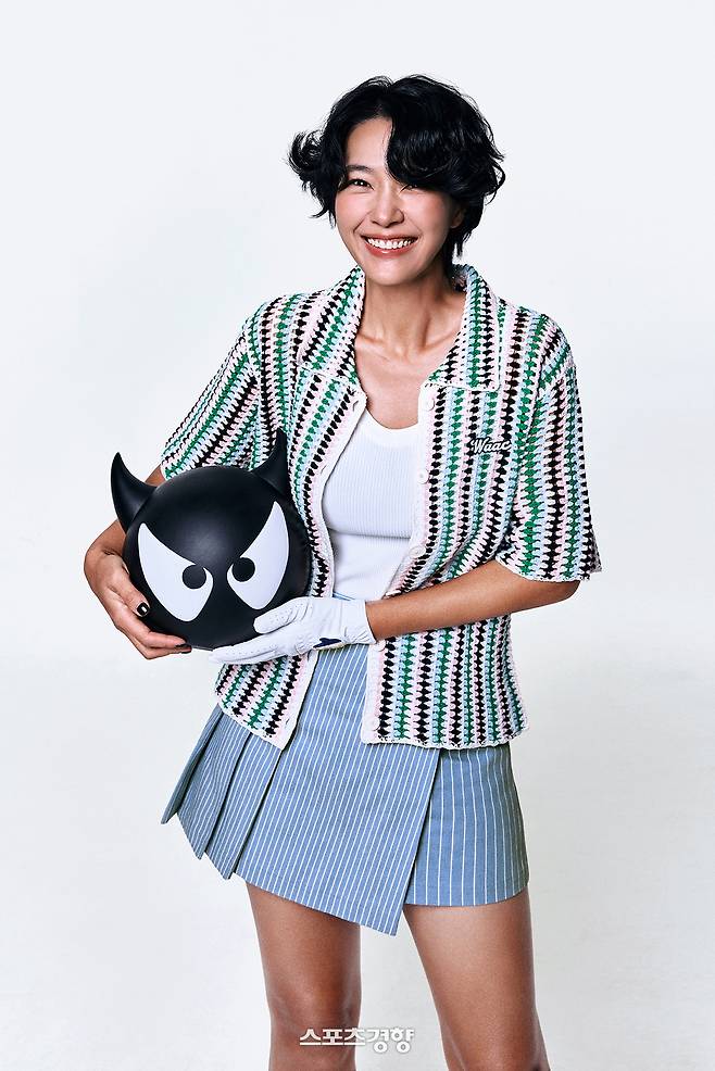 ‘WAAC(왁)’이 공개한 2025 S/S 컬렉션. 하하 스튜디오 대표 하정.