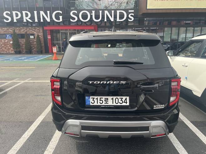 토레스 하이브리드 후면. 사진=이상진
