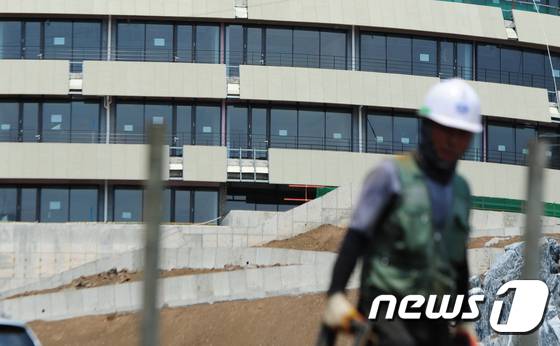 공사가 중단된 제주 서귀포시 제주 헬스케어타운.2017.6.14/뉴스1 ⓒ News1 DB