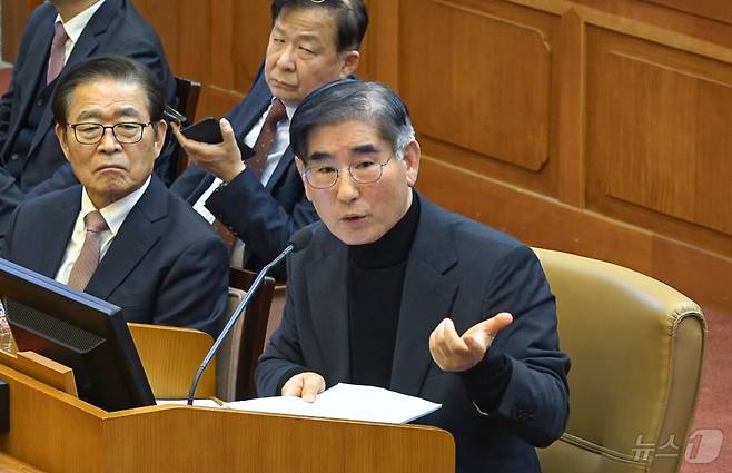 김용현 전 국방부 장관이 23일 오후 서울 종로구 헌법재판소에서 열린 윤석열 대통령 탄핵심판 4차변론에 증인으로 출석해 발언하고 있다. (헌법재판소 제공) 2025.1.23/뉴스1