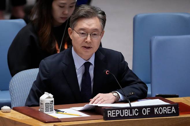 황준국 주유엔 한국 대사는 26일 뉴욕 유엔본부에서 열린 안전보장이사회에 참석했다./AP 연합뉴스