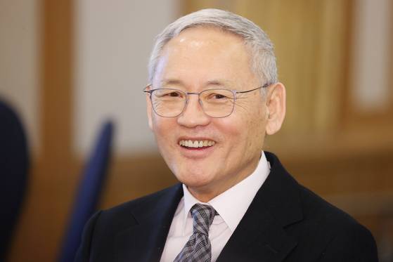 27일 관보에 공개된 공직자 정기 재산 변동사항에 따르면 유인촌 문화체육관광부 장관은 올해 177억원 가량의 재산을 신고했다. 연합뉴스