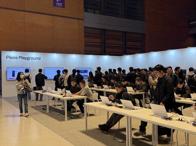 현장에 마련된 플레오스 플레이그라운드 체험존./사진=백유진 기자 byj@