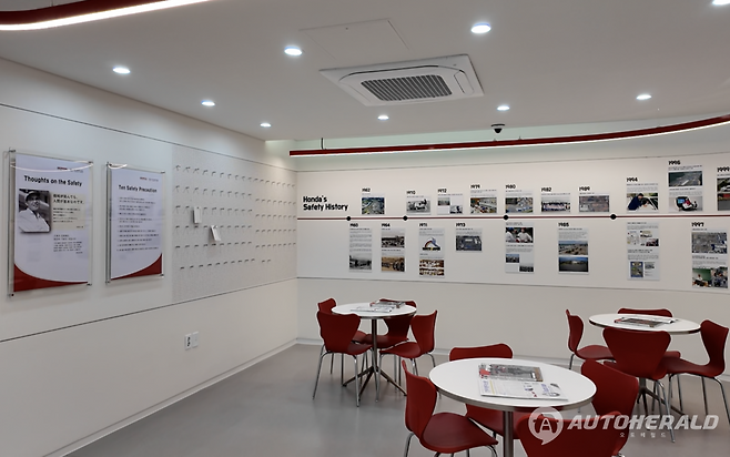 혼다는 오는 2050년 혼다 자동차와 모터사이클 교통사고 사망자 제로를 목표로 하고 있다. 사진은 혼다 안전의 역사가 전기된 센터의 리셉션이다. (오토헤럴드 김흥식 기자)