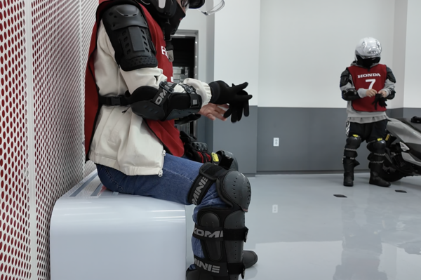 센터의 교육은 모든 안전 장구를 완벽하게 갖춘 후 시작한다. 안전 장구는 모두 무상으로 대여한다. (오토헤럴드 김흥식 기자)