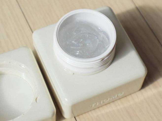 최적의 효과를 내기 위해 전용 앰플을 함께 사용하는 것이 좋다 / 출처=IT동아