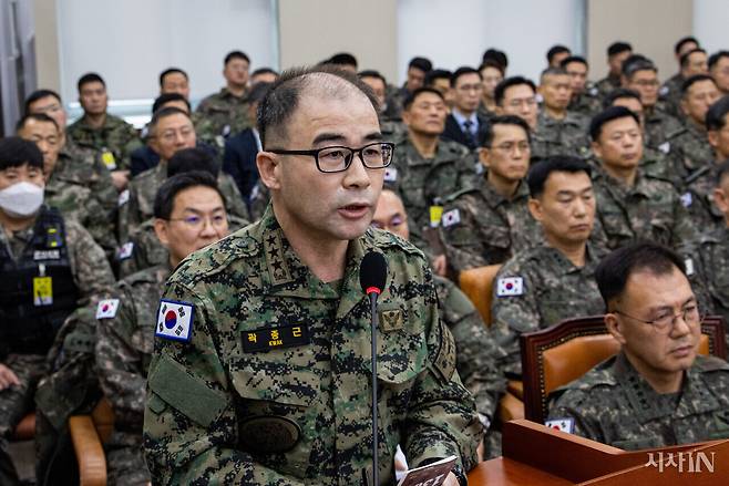 1월14일 곽종근 전 사령관이 국회 윤석열 정부의 비상계엄 선포를 통한 내란 혐의 진상규명 국조특위에 출석해 답하고 있다. ⓒ시사IN 신선영