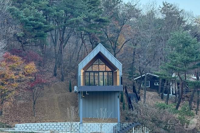 29일 충북 음성군은 수레의산 자연휴양림에 오는 4월 2일부터 '트리하우스'를 운영한다고 밝혔다.(음성군 제공. 재판매 및 DB금지)/뉴스1