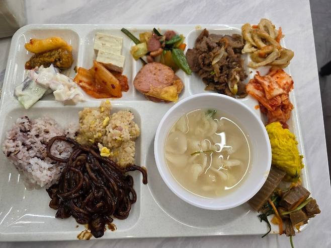0329.jpg 한식부페 점심먹고왔어요