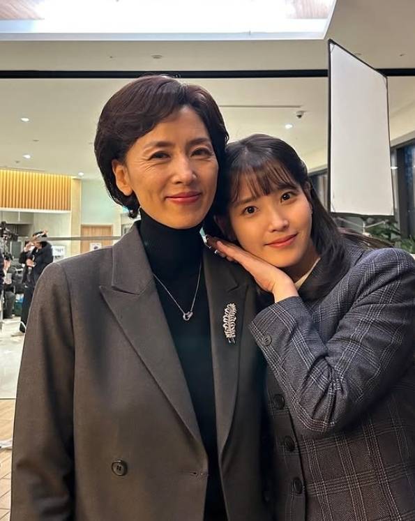 아이유 소셜미디어