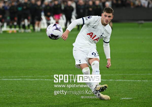 ▲ 토트넘 홋스퍼 출신 유망주로 3부 리그 레이턴 오리엔트에서 임대 생활을 하며 경험을 쌓고 있는 공격수 제이미 돈리.