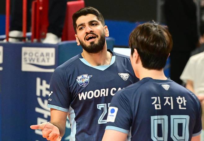 우리카드 아시아쿼터 선수로 뛰었던 알리(왼쪽) [한국배구연맹 제공. 재판매 및 DB 금지]