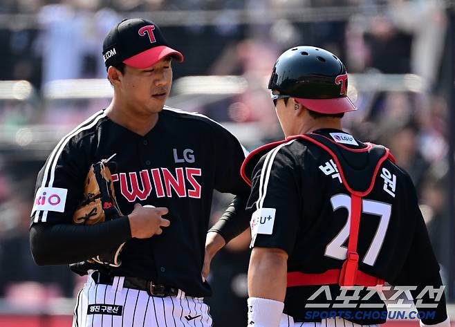 8일 수원KT위즈파크에서 열린 KBO리그 KT 위즈와 LG 트윈스의 시범경기. LG 정우영이 숨을 고르고 있다. 수원=박재만 기자 pjm@sportschosun.com/2025.03.08/