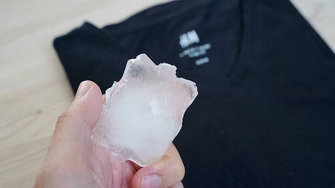 옷에 붙은 껌 떼는법