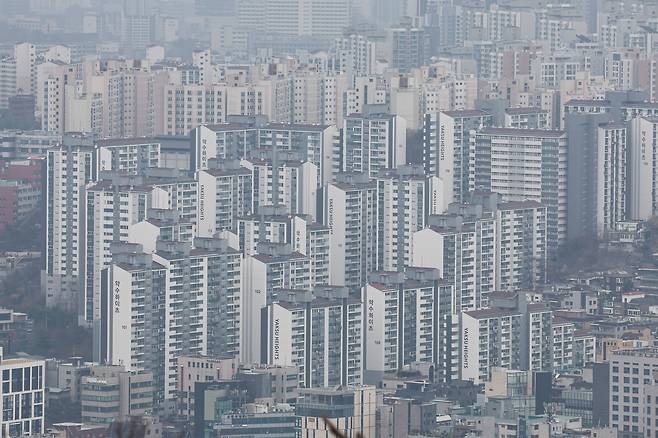 지난 27일 서울 시내 아파트 등 주거 단지의 모습./연합뉴스