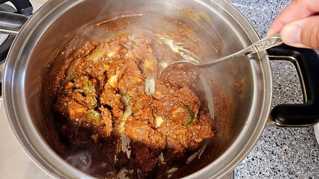 20250329_183859.jpg 냉이 된장찌개에 냉동목심