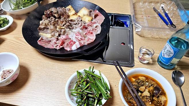 20250329_224522.jpg 냉이 된장찌개에 냉동목심