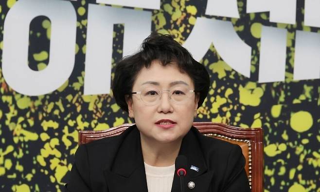 김선민 조국혁신당 대표 권한대행이 지난달 2일 오전 국회에서 열린 현안 관련 기자간담회에서 발언하고 있다. 연합뉴스