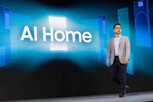 문종승 삼성전자 DA사업부 개발팀장 부사장이 28일 진행된 '웰컴 투 비스포크 AI' 행사에서 기술 전략과 비전을 발표하고 있다. 삼성전자 제공