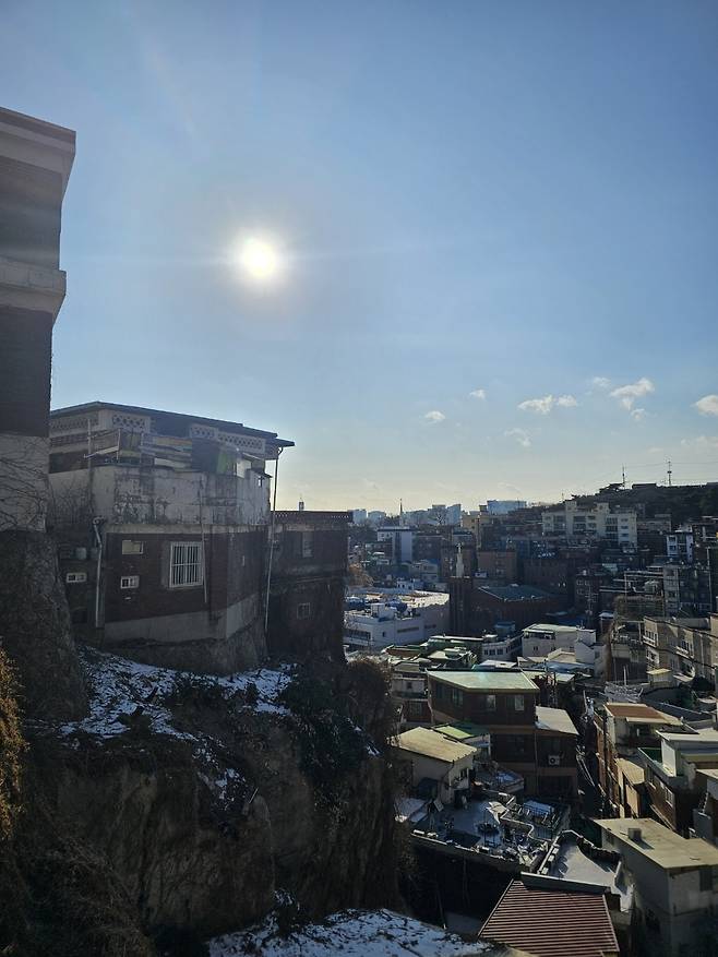 Changsin-dong Cliff Village in Jongno-gu, central Seoul (Choi Jae-hee/The Korea Herald)