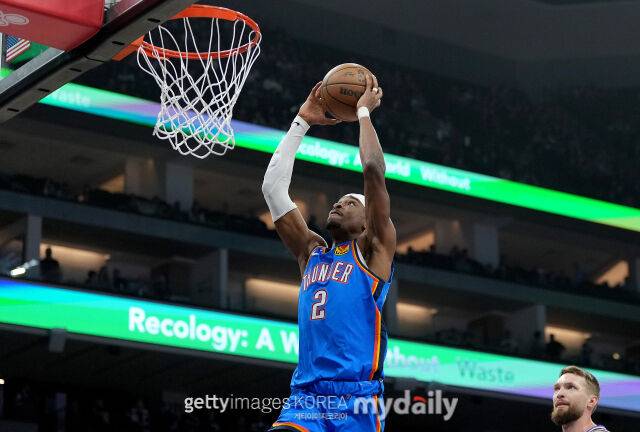 덩크하는 SGA. /게티이미지코리아