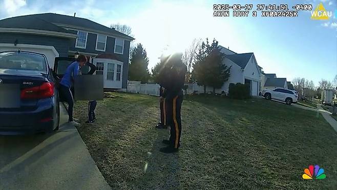 [서울=뉴시스] 30일(현지시각) NBC 뉴스 등 현지 매체에 따르면, 라플라카 시장은 3월 17일 운전 불량 신고를 받고 출동한 경찰에 의해 자택 앞에서 체포됐다. (사진= NBC 뉴스 캡처) 2025.03.30. photo@newsis.com *재판매 및 DB 금지