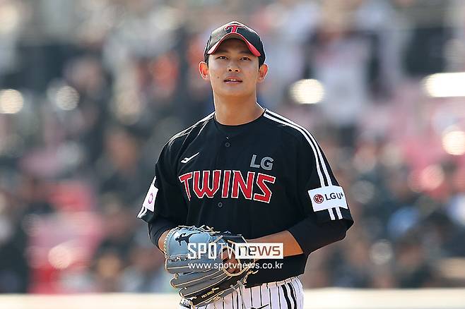 ▲ 김영우는 최고 157km의 구속은 물론 뛰어난 수직무브먼트를 가진 패스트볼을 가지고 있음을 증명했다. ⓒ곽혜미 기자