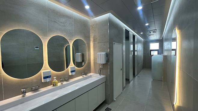 광주 양동초 화장실 개선  [광주시교육청 제공. 재판매 및 DB 금지]