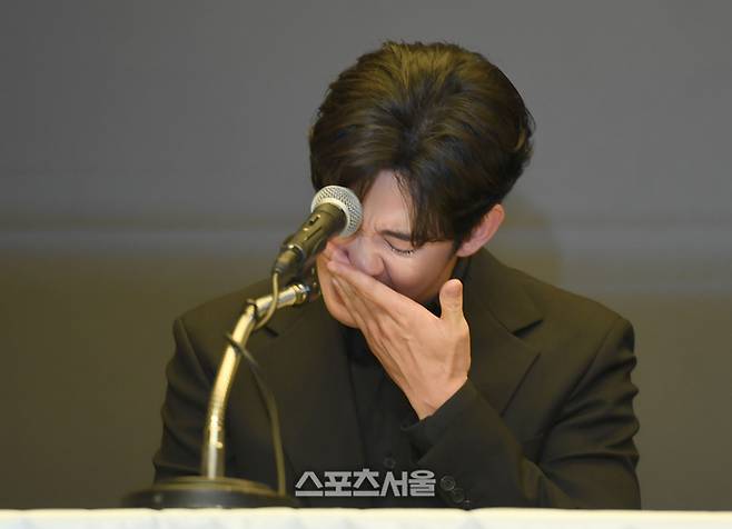 최근 불거진 사생활 논란에 대해 침묵을 지켜왔던 배우 김수현이 31일 서울 마포구 스탠포드 호텔에서 기자회견을 하고 있다.  2025. 3. 31. 최승섭기자 thunder@sportsseoul.com