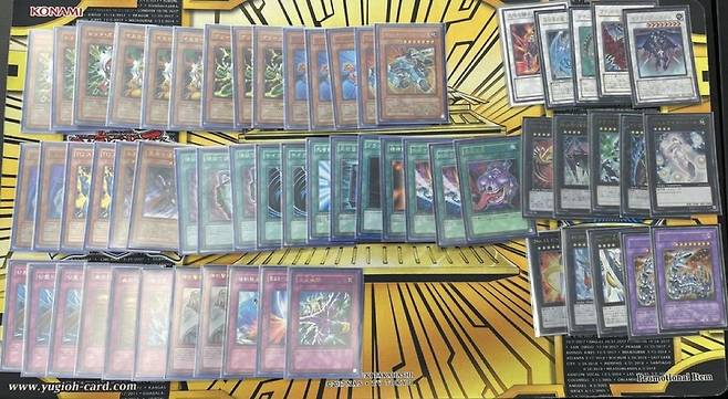 IMG_4647.jpeg 일본에서 열린 유희왕 카드게임 대회의 초고령 우승자