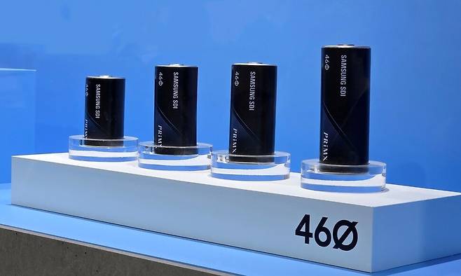 삼성에스디아이(SDI)가 지난 5∼7일 열린 ‘인터배터리 2025’에서 공개한 46파이 배터리 라인업. 삼성에스디아이 제공