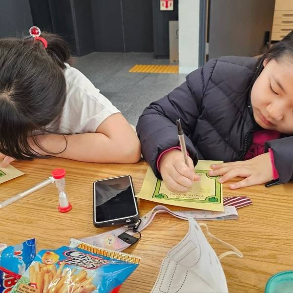 서울 서대문구립 가재울청소년센터가 산불 피해를 입은 안동 지역 청소년을 위한 ‘Pray for Youth & You’ 희망의 편지쓰기 행사를 오는 4월6일까지 진행한다. 가재울청소년센터 제공