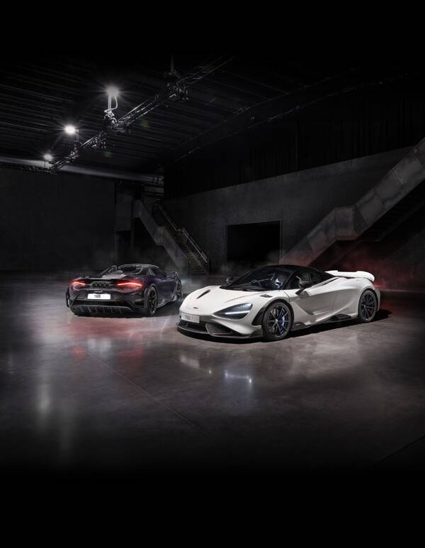 맥라렌이 가장 최근 공개한 LT 모델 765LT 스파이더