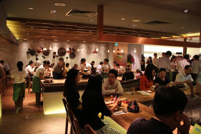 2013년 오픈한 ‘비비고’ 싱가포르 4호점