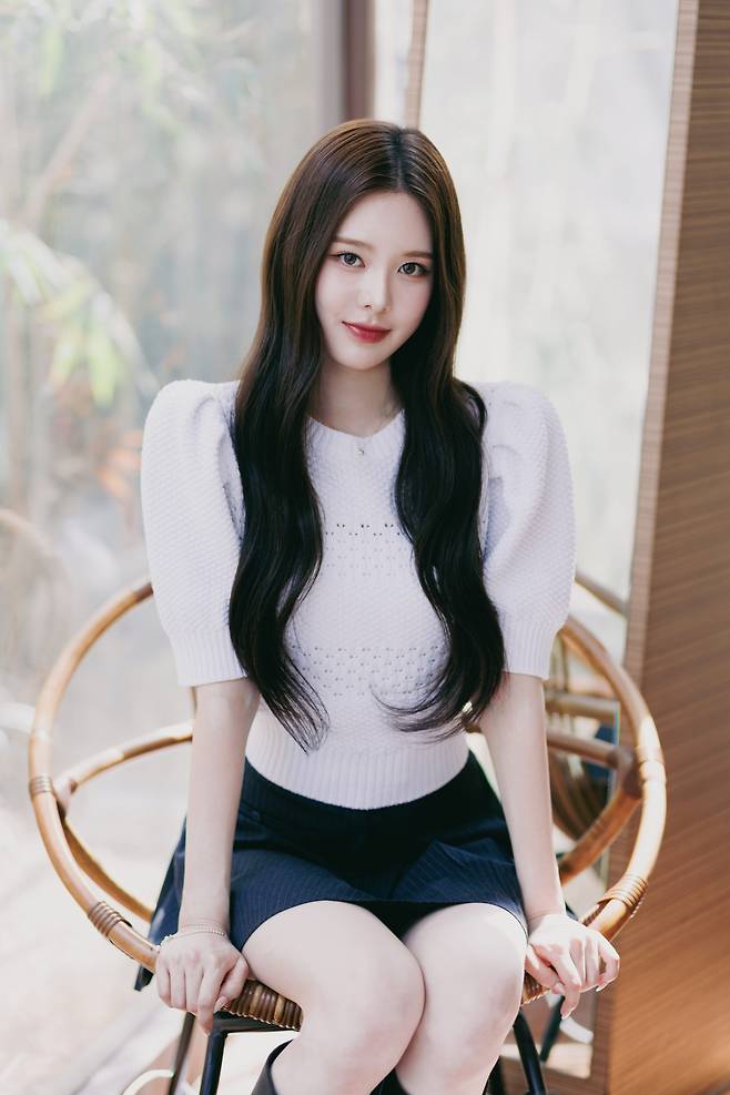 이즈나 방지민 /사진=웨이크원