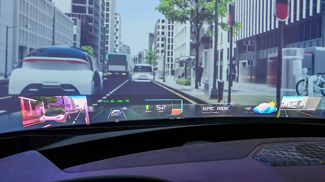 현대모비스 홀로그래픽 윈드쉴드 투명디스플레이