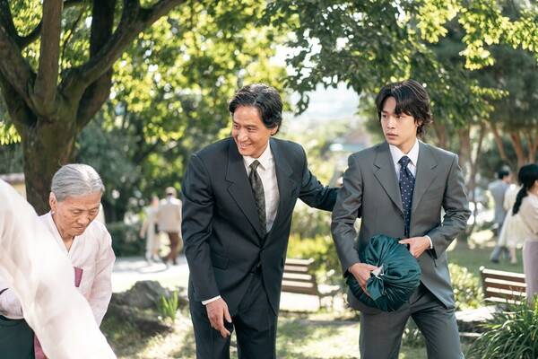 송광자(왼쪽), 사진=넷플릭스