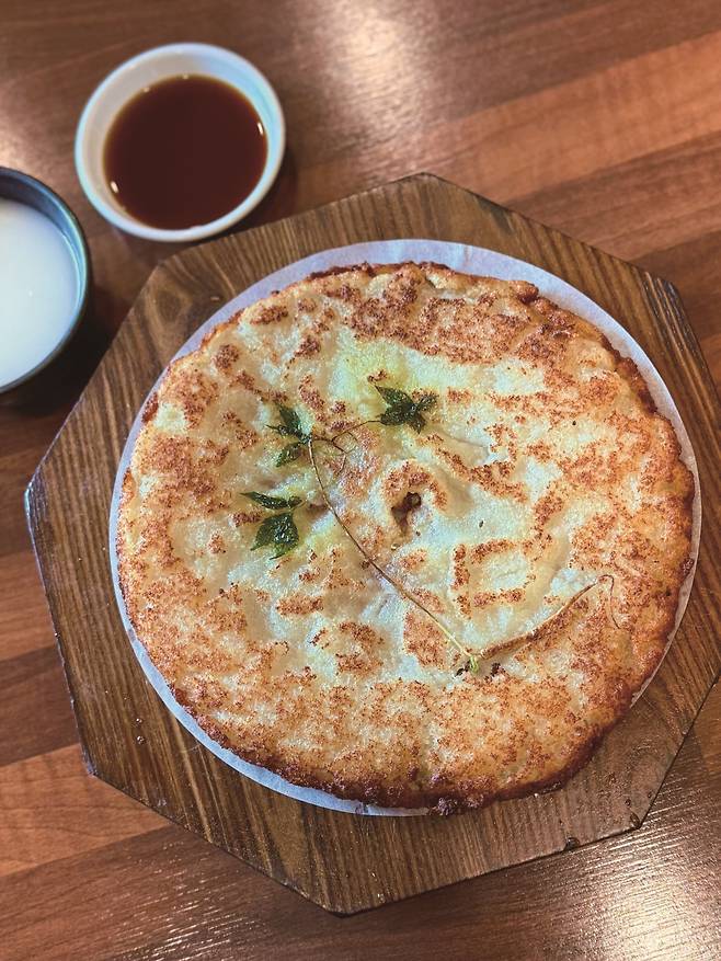 100% 강원도 감자를 사용해 고소한 감자전. 사진=박소윤