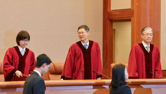 문형배 헌법재판소장 권한대행(가운데)을 비롯한 헌법재판관들 모습. /사진=뉴스1