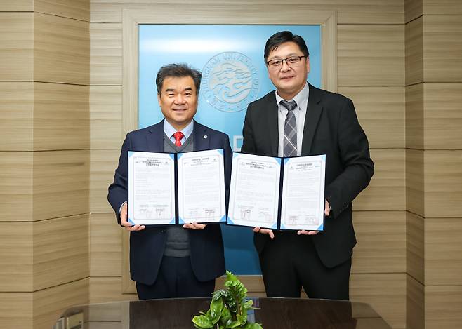 영남대가 몽골국립문화예술대 음악예술대학과 학술·교육 교류 협력을 위한 협약을 체결했다. 영남대 제공