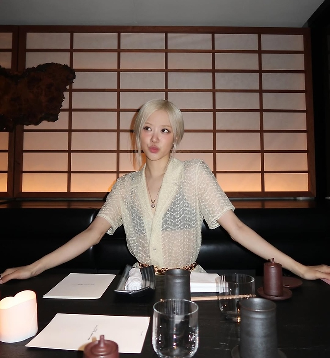 [사진 출처 = 로제 인스타그램]