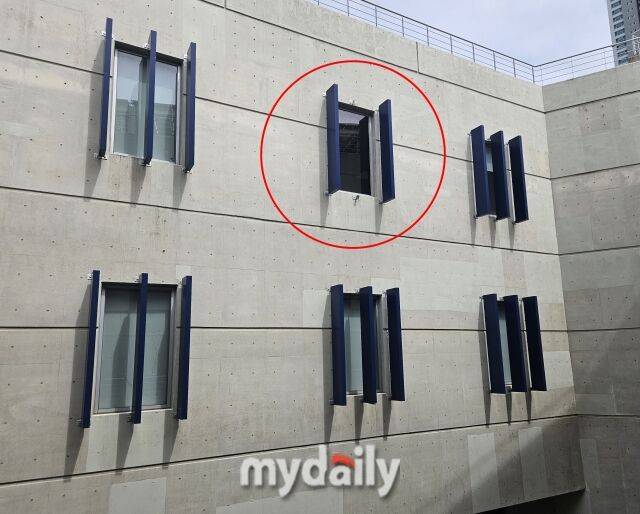 창원NC파크 3측 벽 구조물이 추락했다./창원=심혜진 기자