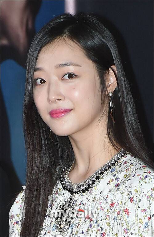 故 설리 / 마이데일리