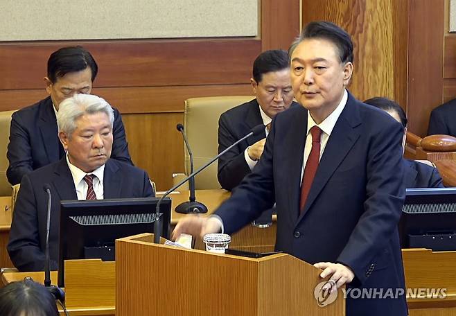 (서울=연합뉴스) 윤석열 대통령이 25일 서울 종로구 헌법재판소에서 열린 윤 대통령 탄핵심판 11차 변론에서 최종 의견 진술을 하고 있다. 2025.2.25 [헌법재판소 제공. 재판매 및 DB금지] photo@yna.co.kr 연합뉴스